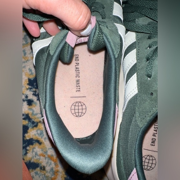 New Adidas Run 70's Green With Pink - Picture 8 of 8